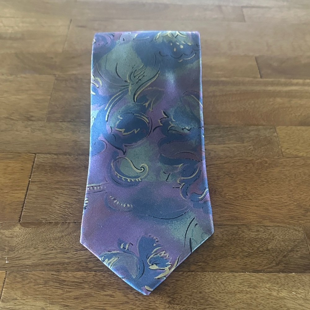 Elegant Purple Floral Men's Tie